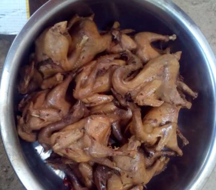 美味可口的蒸鸡肉
