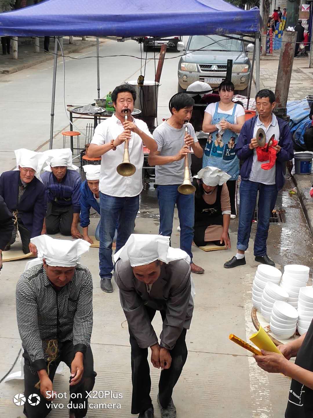 志丹县  旦八镇   小山村  祝：曹  爷爷    一路走好