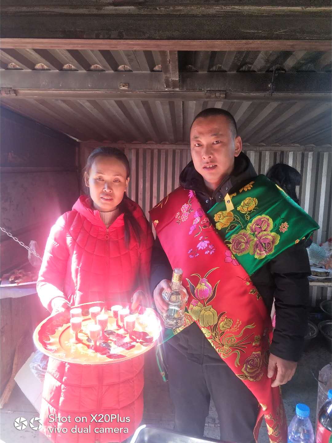 志丹县胡腰岘村祝新郎新娘百年好合