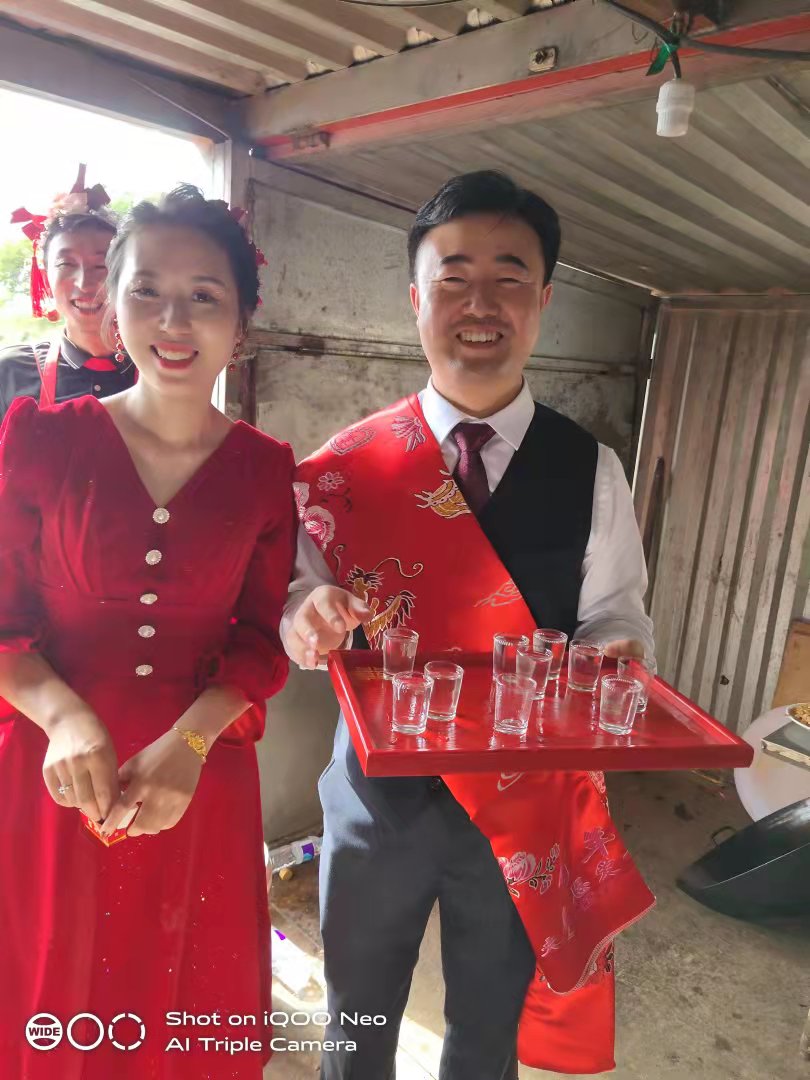 甘肃庆阳花池县杨岭子小山村 祝新郎新娘早生贵子